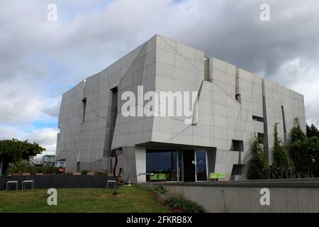 Centro visitatori e azienda vinicola di Steven Holl. Moderno edificio Goemetric scolpito in Austria Foto Stock