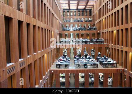 La Biblioteca Jacob e Wilhelm Grimm dell'Università Humbold di Berlino. Il più grande libario in Germania Foto Stock