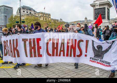 TRAFALGAR SQUARE, LONDRA, INGHILTERRA - 1 maggio 2021: Manifestanti ad una protesta DI UCCIDERE IL DISEGNO DI LEGGE a Londra Foto Stock