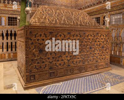 Cenotafio in legno scolpito di Saladino, Tomba di Imam al-Shafi'i, il Cairo, Egitto Foto Stock