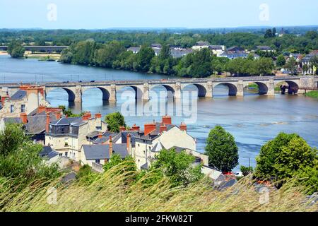 Cessart ponte sul fiume Loira, Saumur, Maine et Loire, Francia Foto Stock