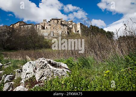 Villaggio montano sulle montagne d'Abruzzo, Santo Stefano in Sessanio Foto Stock