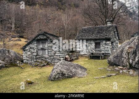 Case in pietra rustico a Puntid, Valle Bavona, Ticino Foto Stock