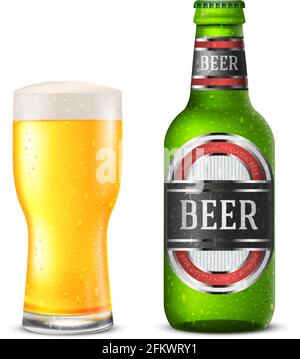 Bottiglia di birra verde vettoriale realistica con etichetta e birra d'oro in vetro Illustrazione Vettoriale