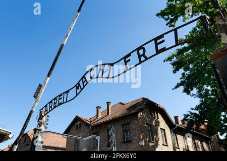 Ingresso, set di lavoro gratuito, campo di concentramento Memorial Auschwitz i, Polonia Foto Stock