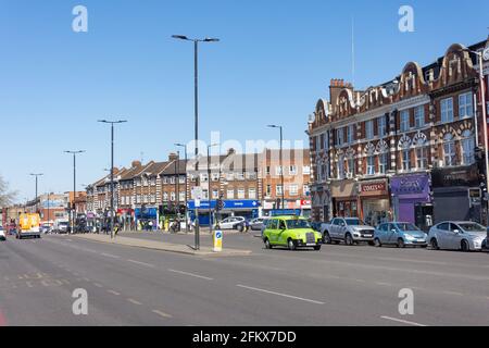 Traffico su Stamford Hill Road, Stamford Hill, London Borough of Hackney, Greater London, England, Regno Unito Foto Stock
