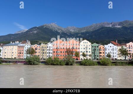 Innsbruck District Hötting am Inn con vista a Nordkette, Innsbruck, Tirolo, Austria Foto Stock