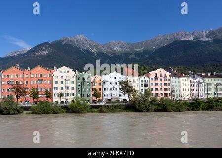 Innsbruck District Hötting am Inn con vista a Nordkette, Innsbruck, Tirolo, Austria Foto Stock