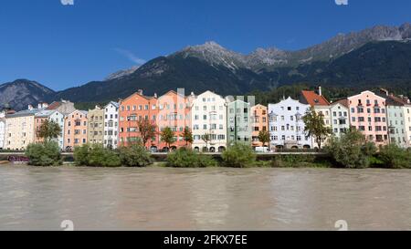 Innsbruck District Hötting am Inn con vista a Nordkette, Innsbruck, Tirolo, Austria Foto Stock