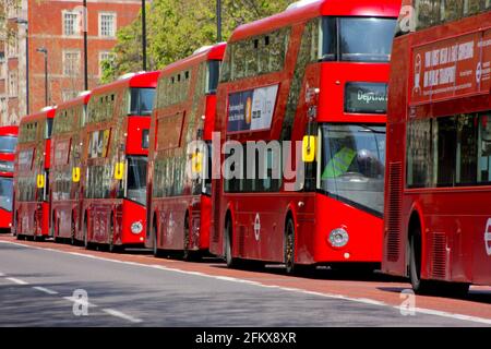 Autobus iconici di Londra Foto Stock