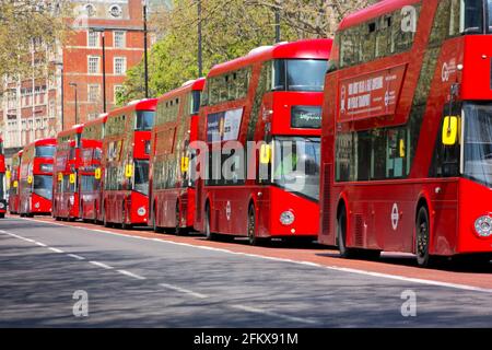 Autobus iconici di Londra Foto Stock