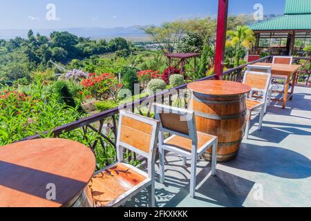 INLE, MYANMAR - 27 NOVEMBRE 2016: Terrazza di Red Mountain Estate Vinery vicino lago Inle, Myanmar Foto Stock