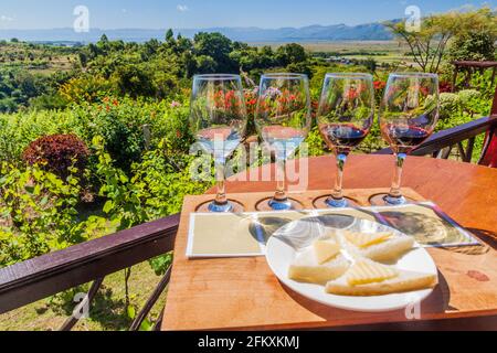 Degustazione di vini a Red Mountain vicino al lago Inle, Myanmar Foto Stock