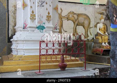 tempio buddista (wat doi suthep) a chiang mai thailandia Foto Stock