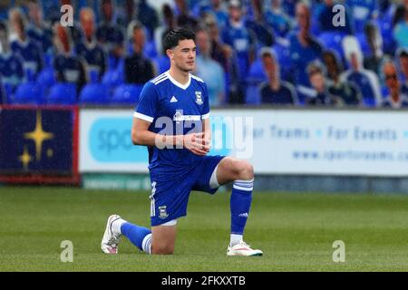 Elkan Baggott of Ipswich Town prende un ginocchio - Ipswich Town U18 contro Sheffield United U18, fa Youth Cup, Portman Road, Ipswich, UK - 30 aprile 2021 Foto Stock