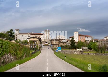 Vista panoramica sulla città di Colloredo di Montealbano Foto Stock