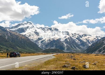 Prima vista dalla strada del Parco Nazionale del Monte Aoraki, Isola Sud della Nuova Zelanda Foto Stock