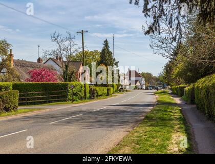 Scena di strada a Welford su Avon, Warwickshire, Inghilterra. Foto Stock