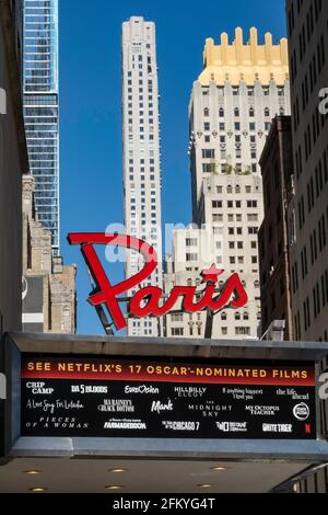 Paris Theatre Marquee a New York City, USA 2021 aprile Foto Stock