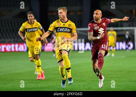 Torino, Italia. 3 maggio 2021. Riccardo Gagliolo (7) di Parma Calcio e Simone Zaza (11) del Torino FC hanno visto durante la Serie UNA partita tra Torino FC e Parma Calcio allo Stadio Grande Torino di Torino, Italia. (Foto: Gonzales Photo - Tommaso Fimiano). Foto Stock