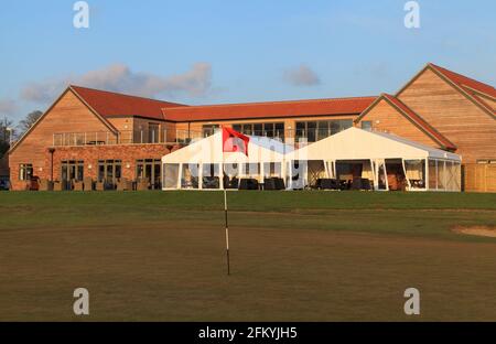 Heacham Manor Hotel, campo da golf, Club House, terrazza, padiglione, 18 verde, Norfolk, Inghilterra Foto Stock