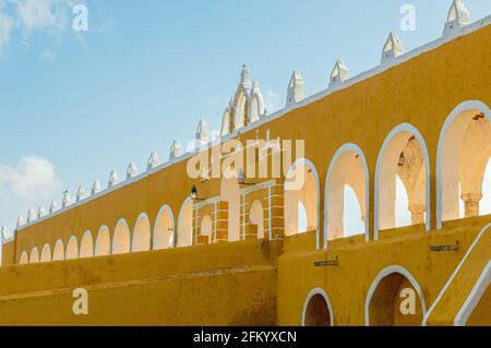 Convento di San Antonio de Padova a Izamal, Yucatan, Messico. Foto Stock