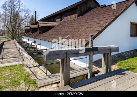 Stredoveky vodni hamr Dobriv u Rokycan, Plzensky kraj, Ceska republika / martello d'acqua medievale Dobriv u Rokycan, Plzensky kraj, repubblica Ceca Foto Stock