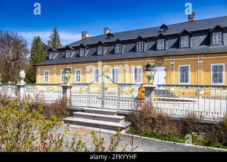 Klasicistni zamek Kozel un parco (narodni kulturni pamatka), Plzensky kraj, Ceska republika / castello di Kozel, regione di Pilsen, repubblica Ceca Foto Stock