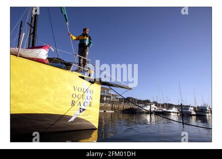 Gordon Ramsay è entrato a far parte del team ABN AMRO nella Volvo Ocean Race come consulente alimentare per il team olandese. Cercherà di migliorare il gusto e il contenuto nutricianale del cibo essiccato a bordo. Gordon ha potuto assistere alla gara di squadra nella prima gara in porto della gara mondiale di Sanxenxo sulla costa settentrionale della Spagna.pic David Sandison 4+5/11/2005 Foto Stock