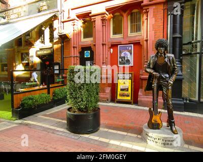 Statua del musicista Philip Parris Lynott (West Bromwich, 1949 – 1986), a Grafton Street , Dublino , Leinster , Irlanda , Europa Foto Stock