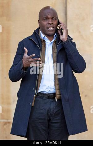 Il 5 maggio 2021, il deputato Tory e il candidato del Sindaco di Londra Shaun Bailey parlano alla stampa, a Oval, a Londra, nell'ultimo giorno delle elezioni del 2021 Foto Stock