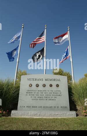 ST. PETERS, STATI UNITI - 19 settembre 2007: Un memoriale dei veterani per i militari e le donne degli Stati Uniti vicino a St. Peters, Missouri. Foto Stock