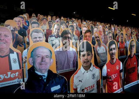 Luton, Regno Unito. 04 maggio 2021. Vista generale dei fan del cartone ritagliato a Kenilworth Road, casa di Luton Town durante la partita del campionato Sky Bet tra Luton Town e Rotherham United a Kenilworth Road, Luton, Inghilterra, il 4 maggio 2021. Foto di David Horn. Credit: Prime Media Images/Alamy Live News Foto Stock