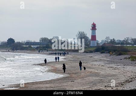 spiaggia e faro, Falshöft, Gelting Bay, Schleswig-Holstein, Germania Foto Stock