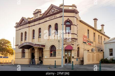 Bar e ristorante Liberte nello storico London Hotel progettato dall'architetto J. Herbert Eales Albany Western Australia Foto Stock