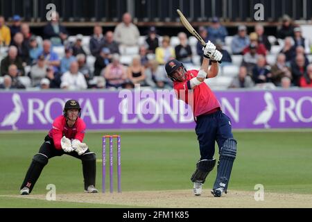 Daniel Lawrence raggiunge 6 corse per Essex durante Essex Eagles vs Sussex Sharks, Royal London One-Day Cup Cricket al Cloudfm County Ground il 30 aprile Foto Stock