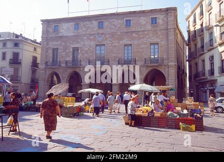 Mercato delle pulci. Plaza Mayor, Manresa, provincia di Barcellona, Catalogna, Spagna. Foto Stock