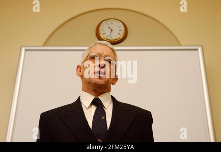 Alan Pickering, partner di Watson Wyatt, autore di 'UN modo più semplice per migliorare le pensioni', in una conferenza stampa.11 luglio 2002 foto Andy Paradise Foto Stock