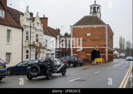 Old Amersham, Buckinghamshire, Regno Unito. 22 febbraio 2021. Il primo ministro Boris Johnson ha oggi delineato la tabella di marcia per l'Inghilterra che esce dal blocco Covid-19. Nel frattempo Old Amersham rimane molto tranquilla, come la gente ha prestato attenzione al governo Covid-19 Lockdown consigli per rimanere a casa. Credito: Maureen McLean/Alamy Foto Stock