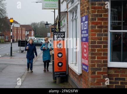 Old Amersham, Buckinghamshire, Regno Unito. 22 febbraio 2021. Il primo ministro Boris Johnson ha oggi delineato la tabella di marcia per l'Inghilterra che esce dal blocco Covid-19. Nel frattempo Old Amersham rimane molto tranquilla, come la gente ha prestato attenzione al governo Covid-19 Lockdown consigli per rimanere a casa. Credito: Maureen McLean/Alamy Foto Stock