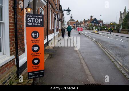 Old Amersham, Buckinghamshire, Regno Unito. 22 febbraio 2021. Il primo ministro Boris Johnson ha oggi delineato la tabella di marcia per l'Inghilterra che esce dal blocco Covid-19. Nel frattempo Old Amersham rimane molto tranquilla, come la gente ha prestato attenzione al governo Covid-19 Lockdown consigli per rimanere a casa. Credito: Maureen McLean/Alamy Foto Stock