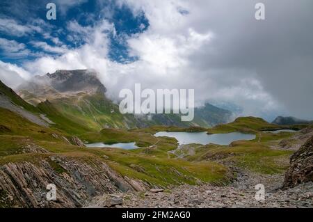 Lago Verdet, lago di Cornu e lago di Riondet, parte dei cinque laghi di Forclaz, massiccio del Beaufortain, Savoia Foto Stock