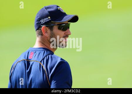 Lo skipper dell'Essex Ryan ten Doeschate davanti a Essex CCC vs Gloucestershire CCC, Specsavers County Championship Division 2 Cricket presso l'Essex County Grou Foto Stock