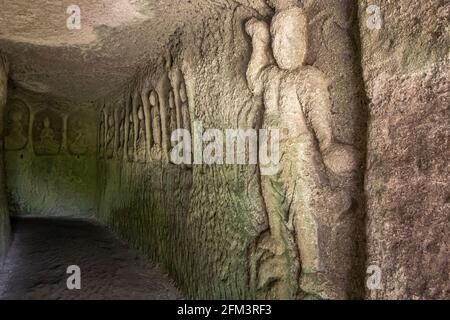 Iwatani Kannon-do è un tempio di caverna a Chiba che si dice sia stato scolpito dal rockface di arenaria da Gyoki in un giorno. Fa parte di Seigon- Foto Stock