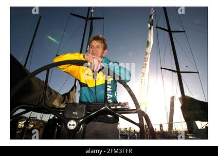 Gordon Ramsay è entrato a far parte del team ABN AMRO nella Volvo Ocean Race come consulente alimentare per il team olandese. Cercherà di migliorare il gusto e il contenuto nutricianale del cibo essiccato a bordo. Gordon ha potuto assistere alla gara di squadra nella prima gara in porto della gara mondiale di Sanxenxo sulla costa settentrionale della Spagna.pic David Sandison 4+5/11/2005 Foto Stock