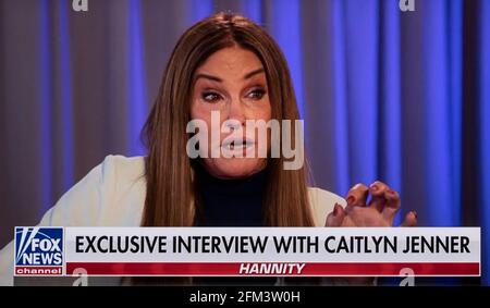 05 maggio 2021, Camarillo, California, USA - CAITLYN JENNER, che ha recentemente annunciato la sua corsa per il governatore della California, parla con l'ospite del Fox News 'Hannity' show, Sean Hannity, nella sua prima intervista live, sit-down dal suo annuncio.(immagine di credito: © Fox News/Hannity/ZUMA Wire) Foto Stock