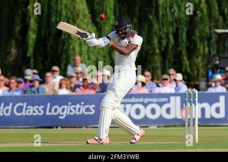 JOFRA Archer in batting azione per Sussex durante Essex CCC vs Sussex CCC, Specsaver County Championship Division 2 Cricket al Castle Park il 5 ° Az Foto Stock