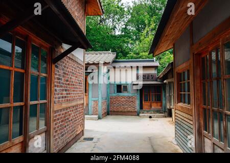Suncheon, Corea - 27 Aprile 2021 : Suncheon Open Film Set, Korean Old Village Foto Stock