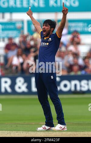 Mohammad Amir of Essex celebra la presa del wicket di Chris Cooke durante Essex Eagles vs Glamorgan, NatWest T20 Blast Cricket al Cloudfm County G. Foto Stock