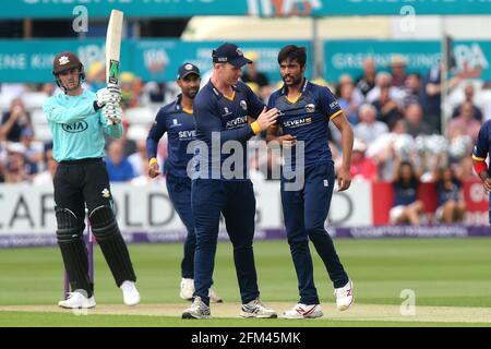 Mohammad Amir of Essex celebra la presa del wicket di Jason Roy durante Essex Eagles vs Surrey, NatWest T20 Blast Cricket al Cloudfm County Ground Foto Stock